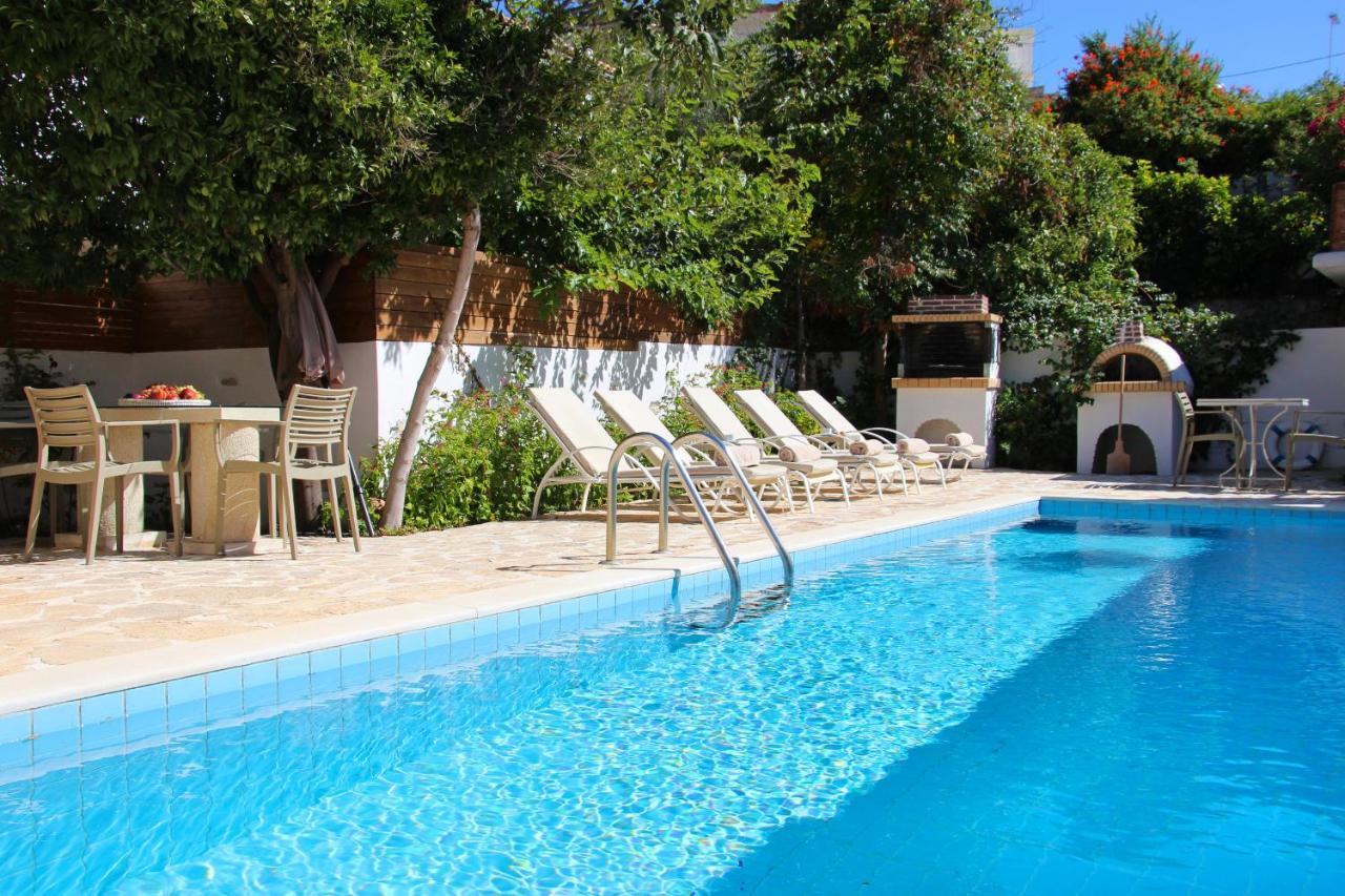 Villa Oasis 卡米拉日 外观 照片